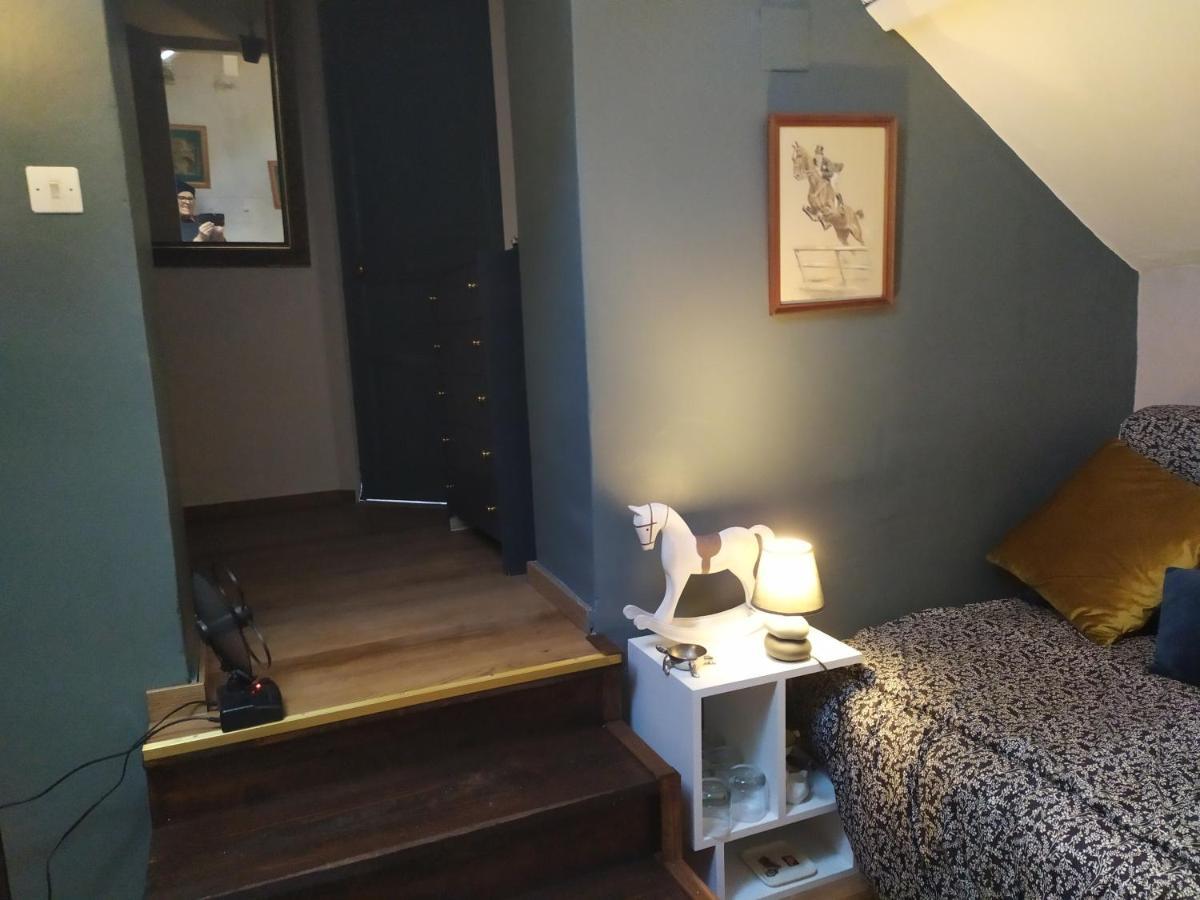 Bed and Breakfast Petit Saint Hubert 1 A 4 Personnes Velles  Exterior foto